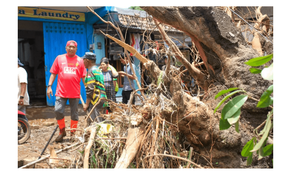 Dua Warga Situbondo Dilaporkan Hilang Setelah Banjir Bandang Akibat Luapan Sungai