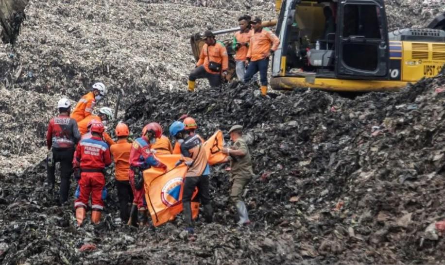 Tim SAR Menemukan Satu Jasad Baru di Longsor Sampah TPST Bantargebang, Total Korban Meninggal Jadi Lima Orang