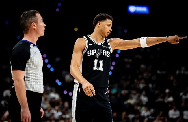 San Antonio Spurs Tumbangkan Houston Rockets 145-120 dan Perkuat Posisi di Peringkat Kedua Wilayah Barat