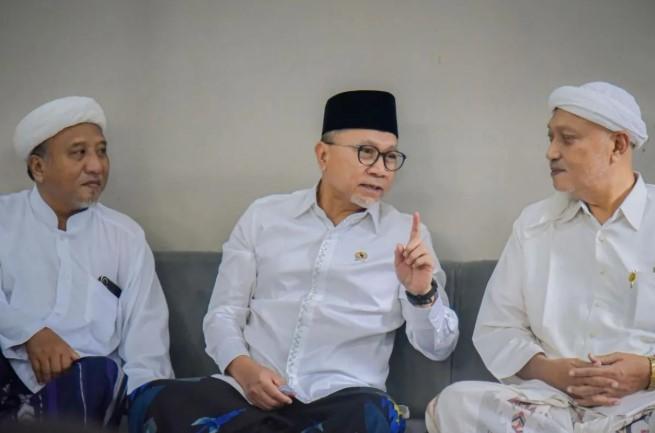 Zulkifli Hasan Hadiri Haul KH Abdul Hamid di Pamekasan, Tegaskan Peran Ulama Jaga Persatuan Bangsa