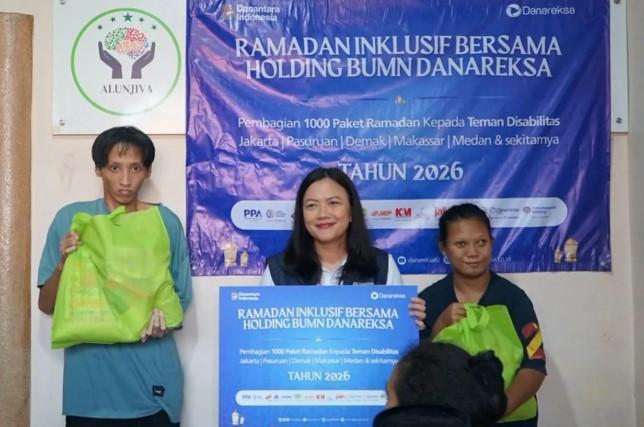 Holding BUMN Danareksa Salurkan 1.000 Paket Pangan untuk Penyandang Disabilitas di Lima Kota