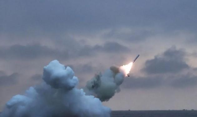 Korea Utara Uji Rudal Jelajah dari Kapal Perusak Baru Choe Hyon