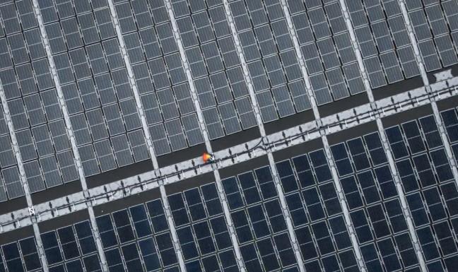 KNEKS Usulkan Skema Blended Financing untuk Perkuat Pembiayaan Energi Surya di Indonesia