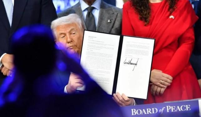 Trump Ancam Hentikan Perdagangan dengan Spanyol Usai Tuduh Madrid Tidak Kooperatif terhadap Kepentingan AS