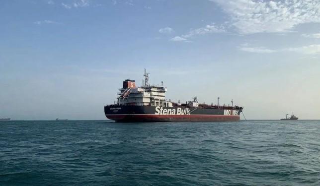 Trump Ancam Hancurkan Infrastruktur Minyak Iran di Pulau Kharg Jika Navigasi Selat Hormuz Terganggu