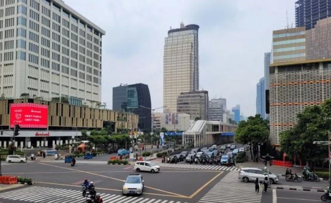 BMKG Memprakirakan Cuaca Jakarta Cerah pada Pagi Hari dan Hujan Ringan Berpotensi Turun Siang hingga Sore