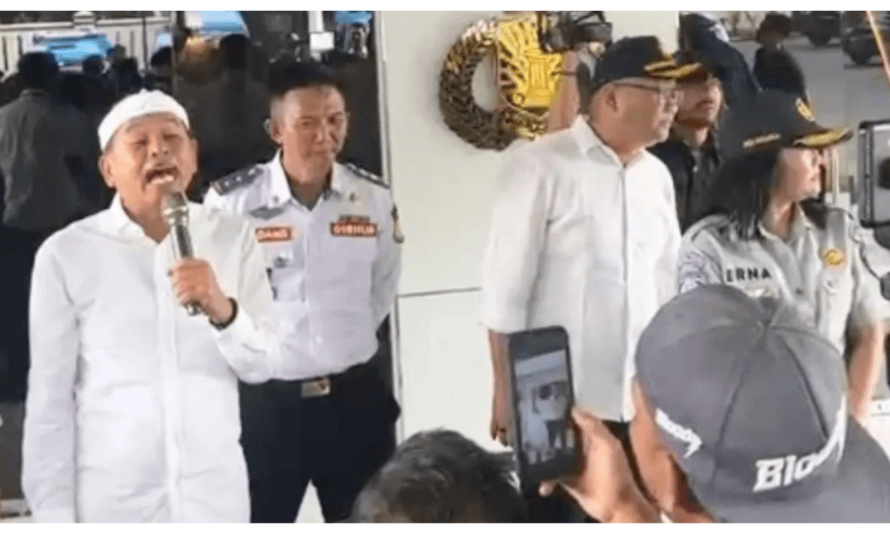 Gubernur Jawa Barat Beri Kompensasi kepada 2.068 Sopir Angkot Puncak yang Dihentikan Sementara Saat Lebaran