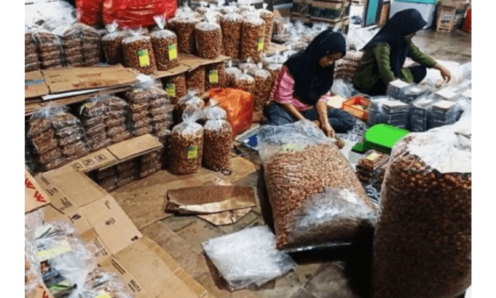 Permintaan Pisang Gulung Wijen Magetan Naik 40 Persen Jelang Lebaran 2026