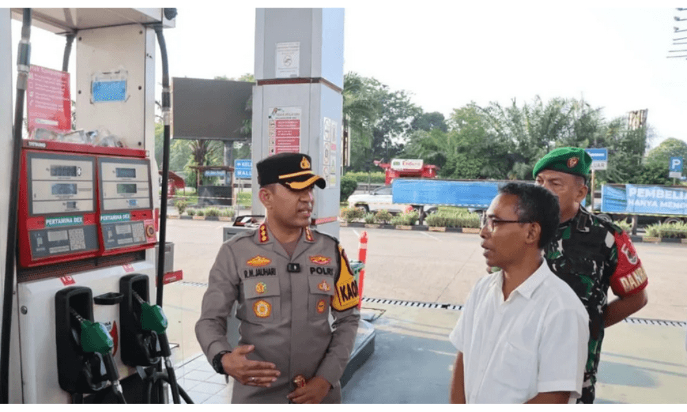 Kapolres Tangerang Kota Pastikan Stok BBM di SPBU Jalur Mudik Aman, Arus Kendaraan Masih Landai