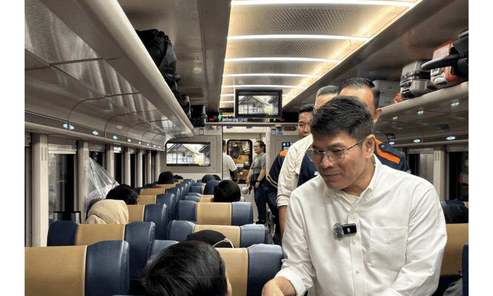 ANTARA Berangkatkan 140 Peserta Program Mudik Gratis dari Stasiun Pasar Senen