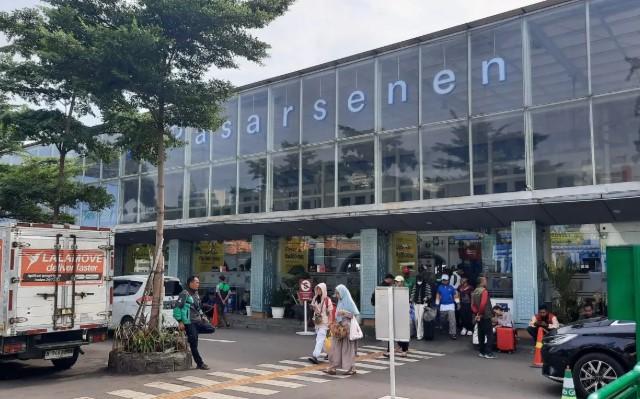 H-5 Lebaran 2026, Sebanyak 23.259 Penumpang Berangkat dari Stasiun Pasar Senen