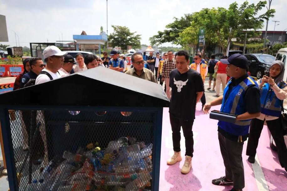 Wamen Diaz Hendropriyono Minta Pengelola Rest Area Tol Trans Jawa Percepat Perbaikan Sistem Pengelolaan Sampah Jelang Mudik