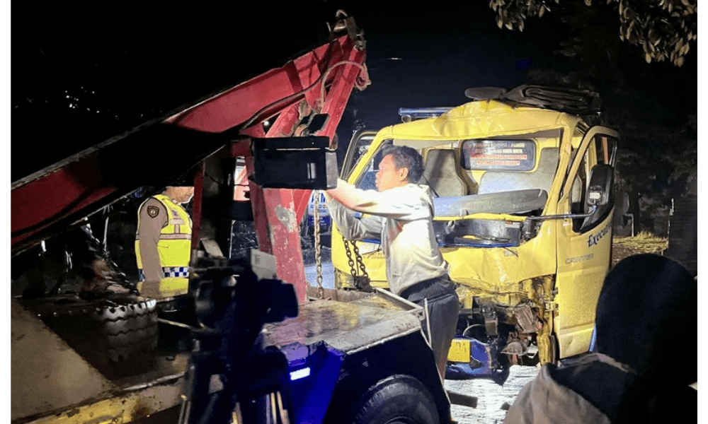 Kecelakaan Beruntun di Jalur Mudik Limbangan Garut Libatkan Bus, Minibus, dan Truk