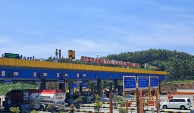 Arus Mudik ke Semarang Capai 1.300 Kendaraan per Jam di Tol Kalikangkung