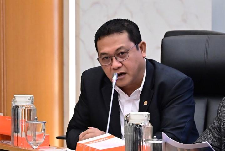 Anggota DPR Ingatkan Risiko Ketidakadilan dalam Rencana Pengangkatan ASN untuk Sarjana Penggerak Pembangunan Indonesia