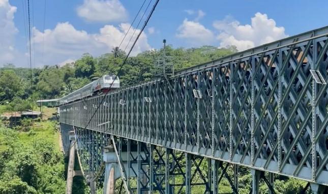 Pemudik Motor Serbu Jalur Alternatif Jembatan Cirahong, Hindari Macet di Jalur Utama Tasikmalaya