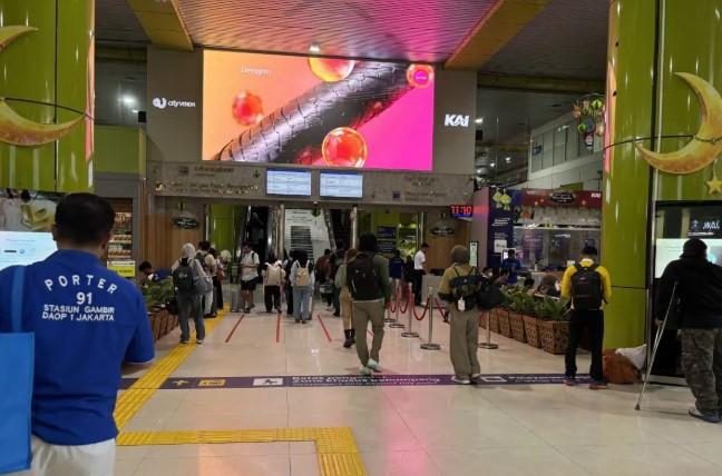 H-4 Lebaran 2026, 17.657 Penumpang Berangkat dari Stasiun Gambir