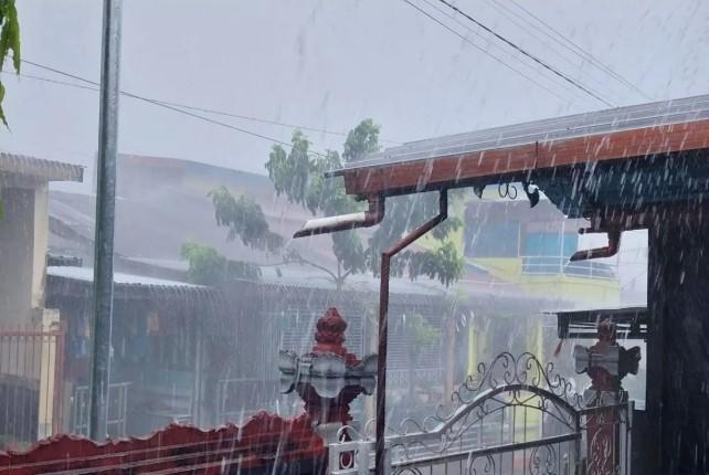BMKG Peringatkan Hujan Lebat dan Angin Kencang di NTT Jelang Lebaran 2026