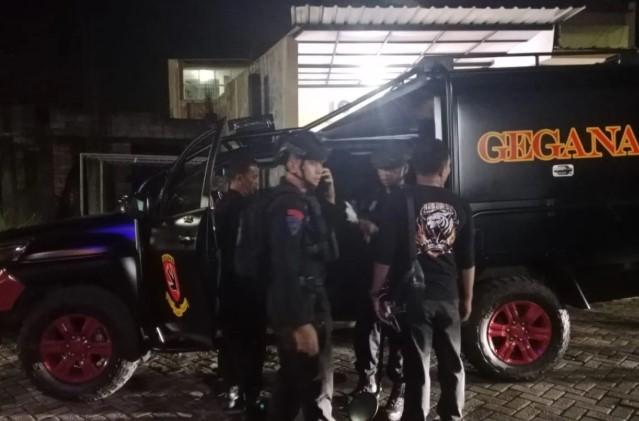 Kapolda Jatim Tinjau Langsung Ledakan di Masjid Jember, Tim Jibom Lakukan Sterilisasi dan Penyelidikan Intensif