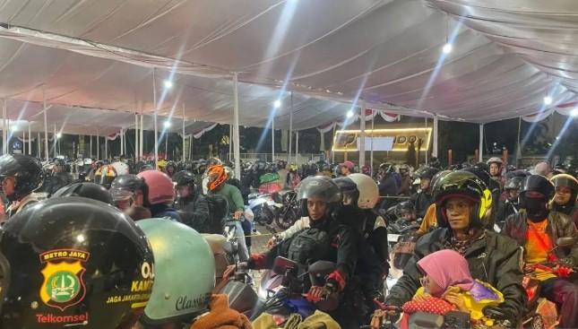 Puncak Arus Mudik Mulai Terasa di Pelabuhan Ciwandan, Ribuan Pemudik Motor Antre Menuju Sumatera