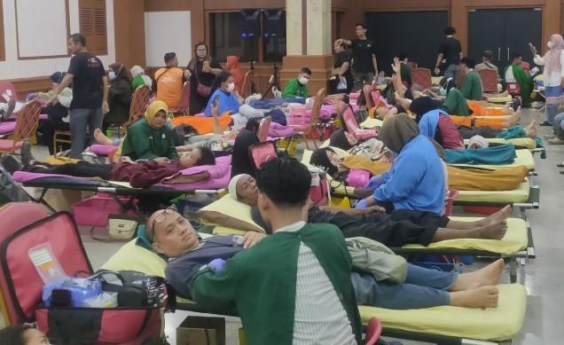 PMI DKI Beri Stimulus Sembako untuk Dongkrak Donor Darah Saat Stok Menipis di Musim Mudik