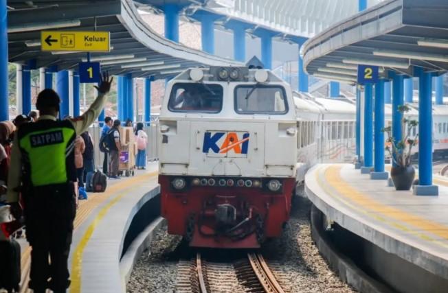 KAI Catat Puluhan Ribu Penumpang KA Pangrango dan Siliwangi Selama Masa Angkutan Lebaran 2026