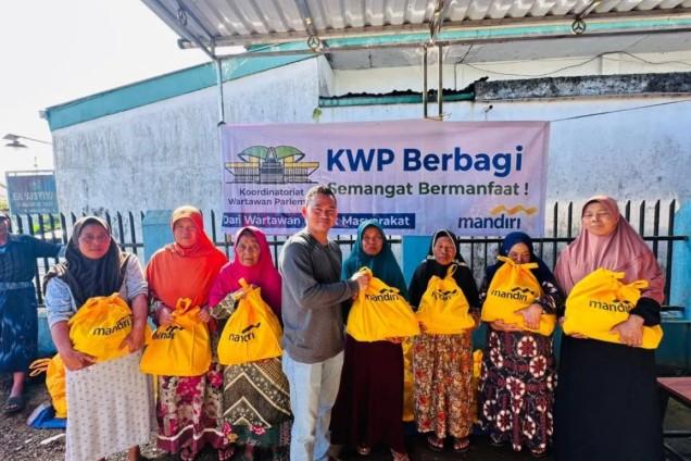 KWP Bersama Bank Mandiri Salurkan 2.000 Paket Sembako hingga ke Pelosok Desa Jelang Lebaran