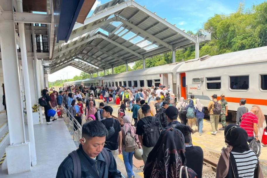 KAI Daop 9 Jember Catat Lebih dari 100 Ribu Pemudik Tiba Menjelang Lebaran 2026