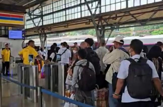 Diskon Tiket 30 Persen Diserbu, 280 Ribu Penumpang Manfaatkan Program KAI Daop 1 Jakarta