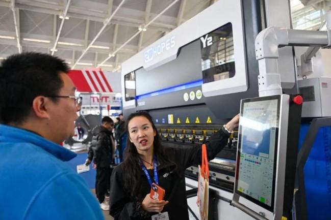 Pameran Industri Manufaktur Internasional ke-22 di Tianjin Resmi Dibuka, 800 Perusahaan Tampilkan Inovasi Teknologi