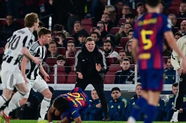 Eddie Howe Soroti Rapuhnya Pertahanan Newcastle Usai Dibantai Barcelona 7-2 di Liga Champions