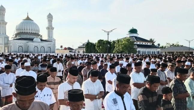 Ribuan Jamaah Syattariyah di Nagan Raya Rayakan Idul Fitri Lebih Awal Berdasarkan Hisab Tradisional
