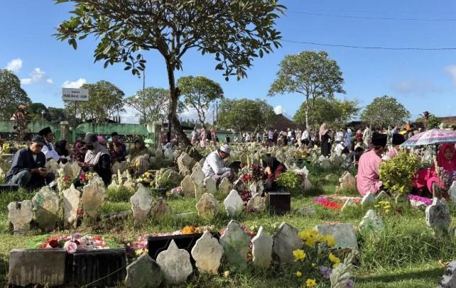 Ribuan Umat Lintas Agama Padati Ziarah Lebaran di Kampung Wanasari Denpasar