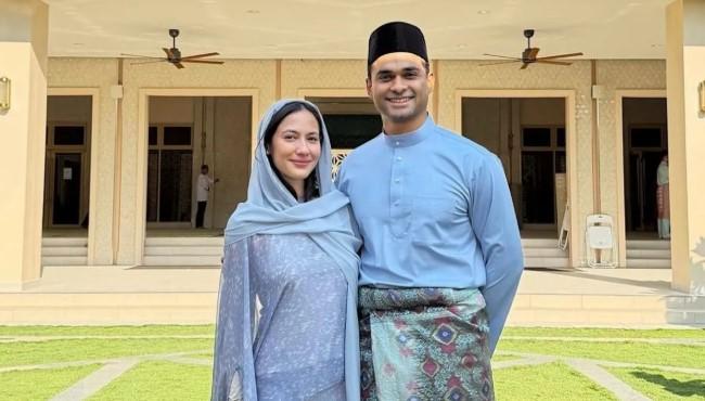 Pevita Pearce Rayakan Lebaran di Malaysia Bersama Suami, Tampil Serasi Usai Shalat Id