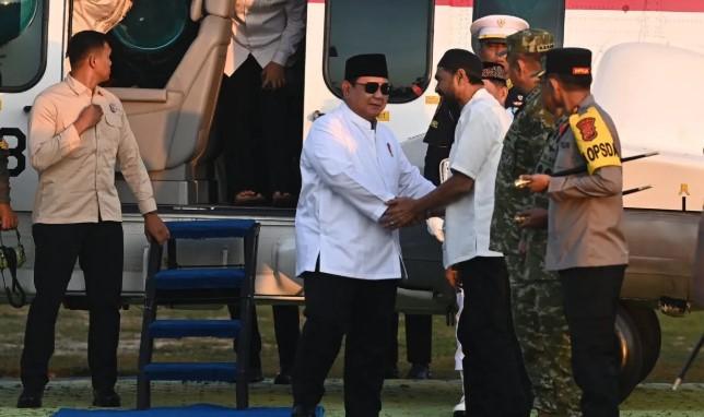 Prabowo Subianto Shalat Id di Aceh Tamiang Bersama Penyintas Banjir dan Tinjau Penanganan Pascabencana