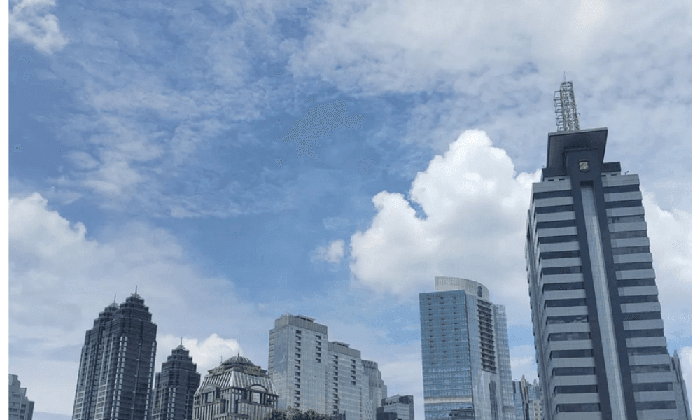 BMKG Prakirakan Jakarta Berawan Tebal dan Diguyur Hujan Ringan Sore Hari