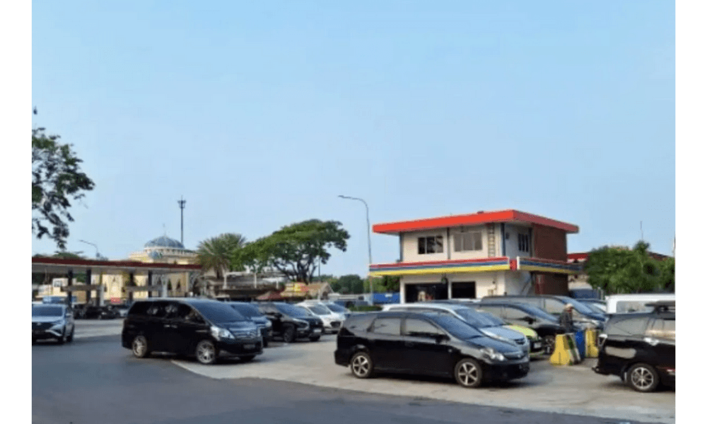 Rest Area KM 57A Padat, Jasamarga dan Polisi Terapkan Sistem Buka Tutup di Tol Japek