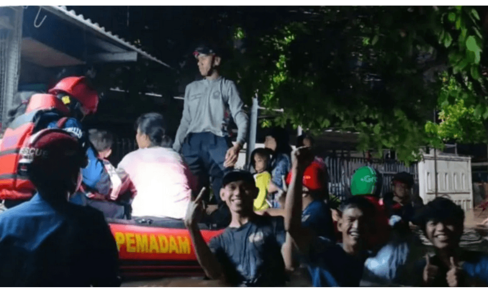 Banjir Rendam 9 RW di Ciracas Akibat Luapan Kali Cipinang, Puluhan Warga Dievakuasi