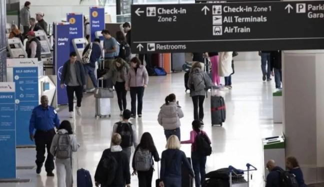 Bandara AS Kacau Usai 40 Hari Shutdown, Trump Kerahkan Agen ICE untuk Bantu Keamanan