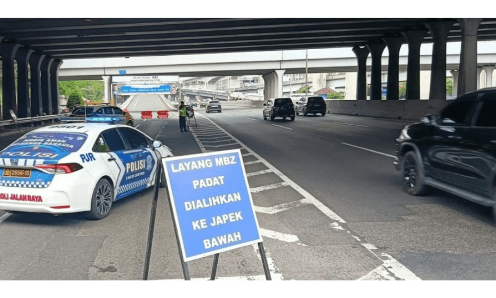 Akses Tol Layang MBZ Dibuka Tutup, Kepadatan Kendaraan Menuju Cikampek Meningkat Tajam