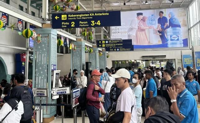 Arus Mudik Masih Ramai di H+1 Lebaran 2026, Puluhan Ribu Penumpang Berangkat dari Jakarta