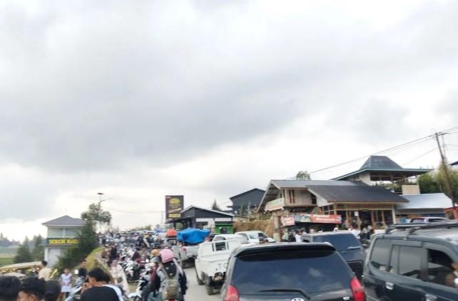 Arus Balik Lebaran Picu Kemacetan Parah di Kawasan Wisata Danau Diatas Sumatera Barat