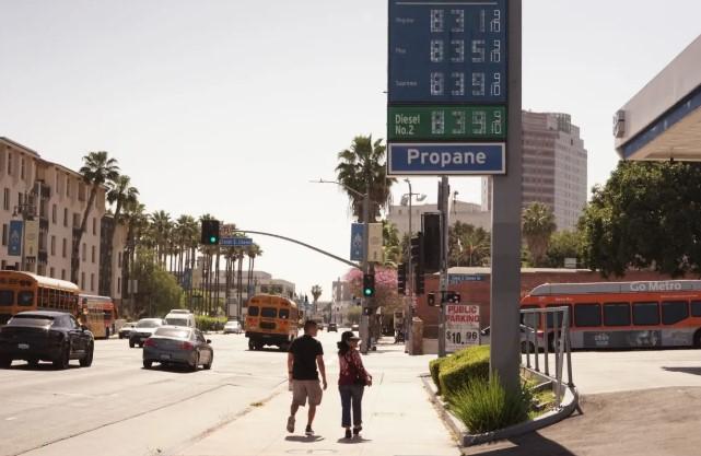 Survei Reuters/Ipsos: Kepuasan Publik terhadap Trump Turun ke Titik Terendah akibat BBM dan Perang Iran