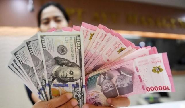 Rupiah Melemah ke Rp16.920 per Dolar AS pada Pembukaan Perdagangan