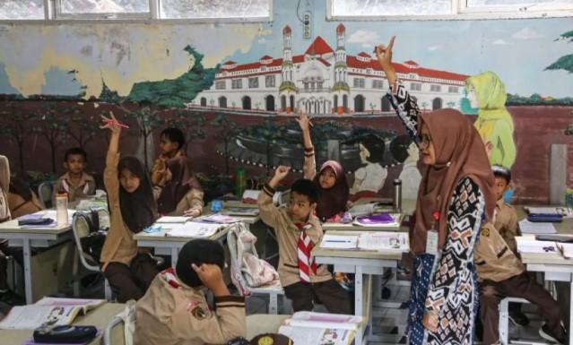 Mendikdasmen Abdul Mu'ti Tegaskan Sekolah Tetap Masuk Usai Lebaran, Skema Hybrid Dibatalkan