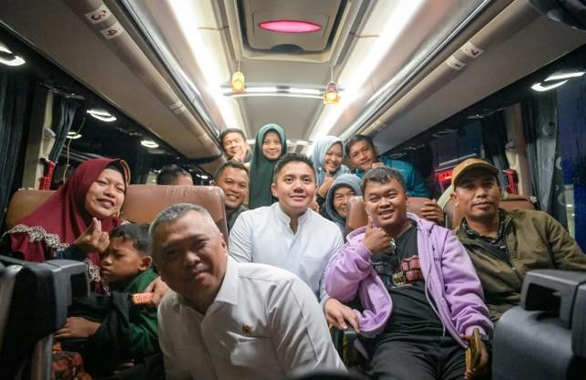 Seskab Teddy Tinjau Puncak Arus Balik Lebaran, Pastikan Perjalanan Pemudik Aman dan Lancar