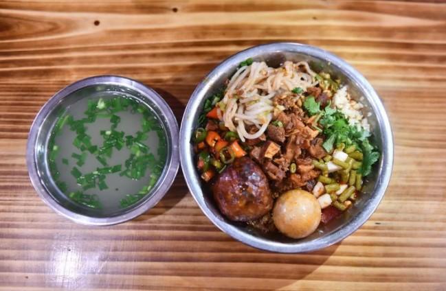 Lyufen, Mi Tradisional Khas Liuzhou yang Lezat dan Jadi Daya Tarik Wisata Kuliner