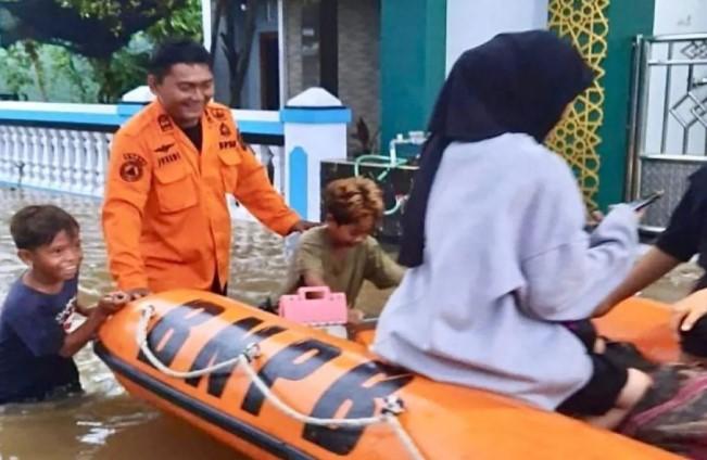 Banjir Rendam Enam Desa di Batang, Pemkab Bergerak Cepat Evakuasi Warga Terdampak