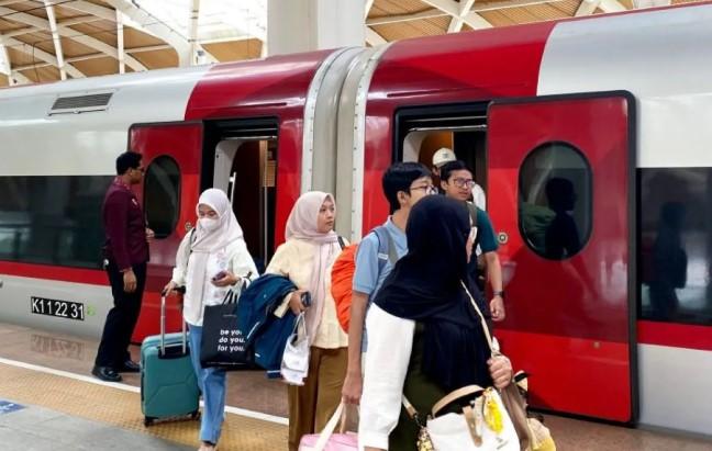 KCIC Prediksi Lonjakan Penumpang Whoosh Kembali Terjadi pada 28-29 Maret 2026