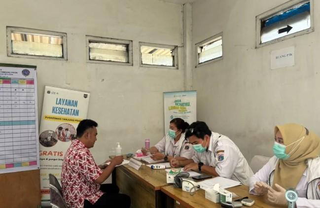 Ratusan Sopir Bus Jalani Tes Kesehatan di Terminal Tanjung Priok Demi Keamanan Mudik